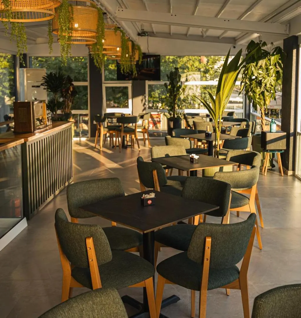 Laid Hotel Vlorë 4*,