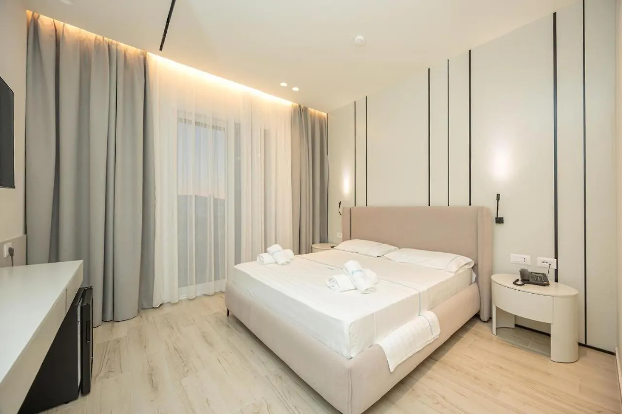Laid Hotel Vlorë 4*,