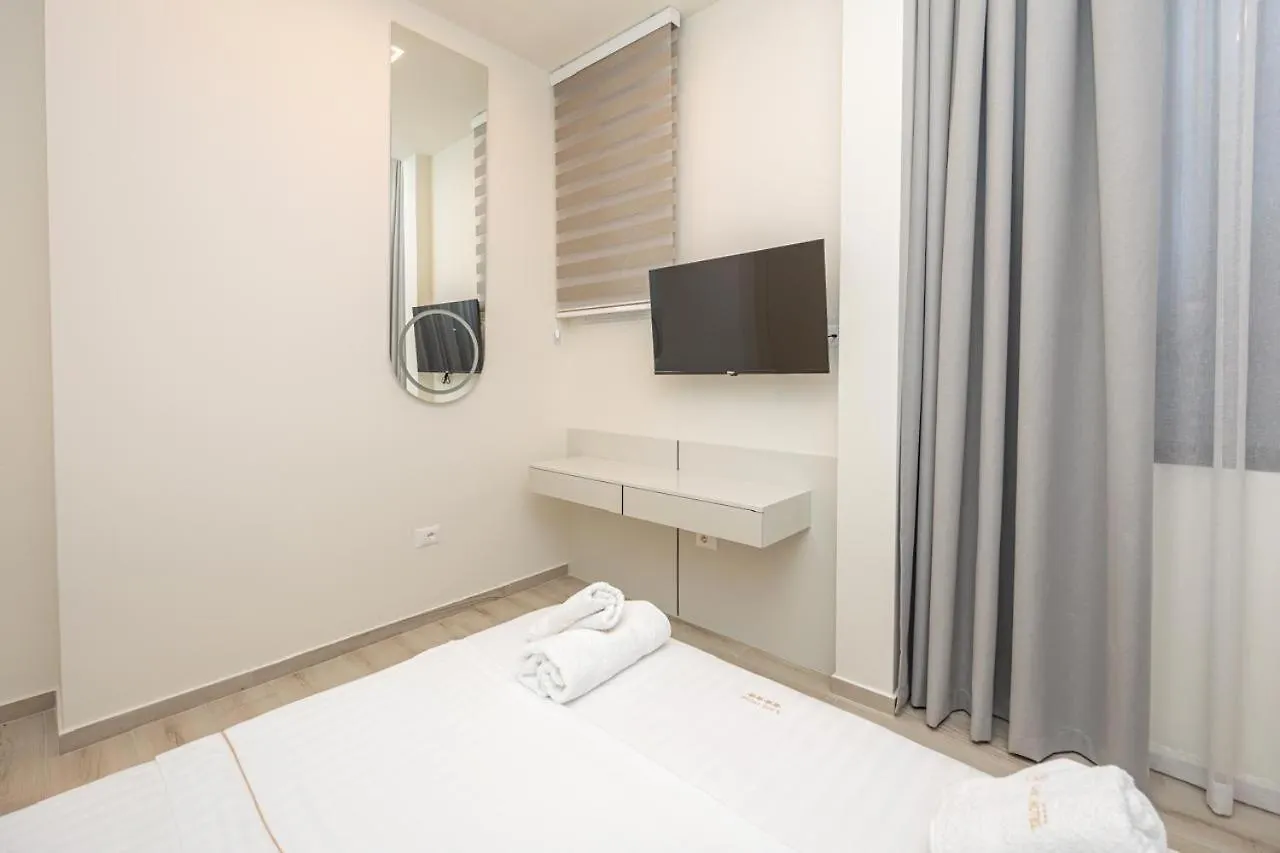 Laid Hotel Vlorë 4*,